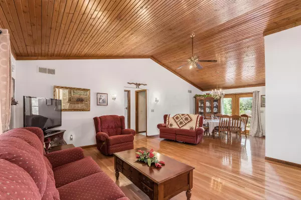 London, OH 43140,2065 W Choctaw Drive