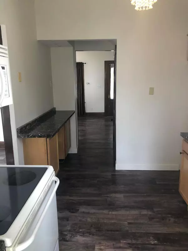 London, OH 43140,178 S Main Street