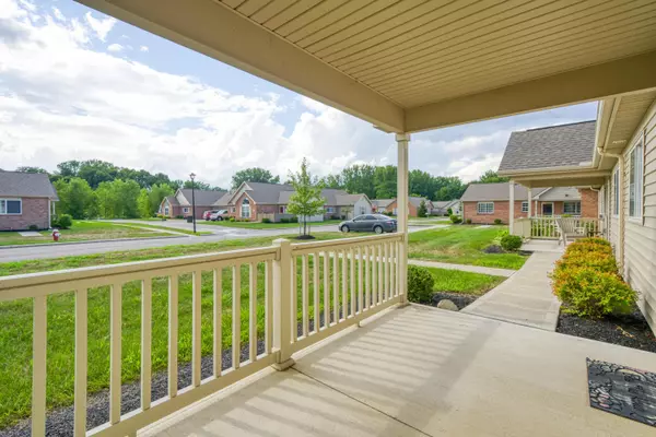 Canal Winchester, OH 43110,4332 Cobbleton Grove Circle #15-433