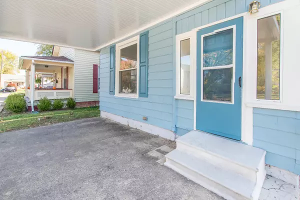 London, OH 43140,70 E 4th Street