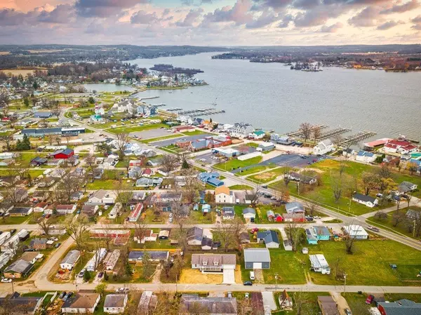 Buckeye Lake, OH 43008,90 Leroy Street