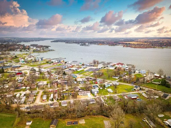 Buckeye Lake, OH 43008,90 Leroy Street