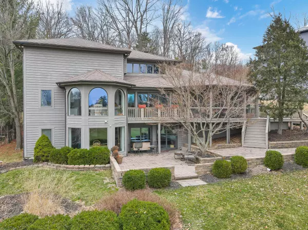 82 Pinehurst Drive, Granville, OH 43023