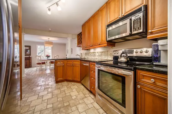 Upper Arlington, OH 43221,1385 La Rochelle Drive