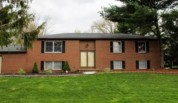 290 Orchard View Drive, Lancaster, OH 43130