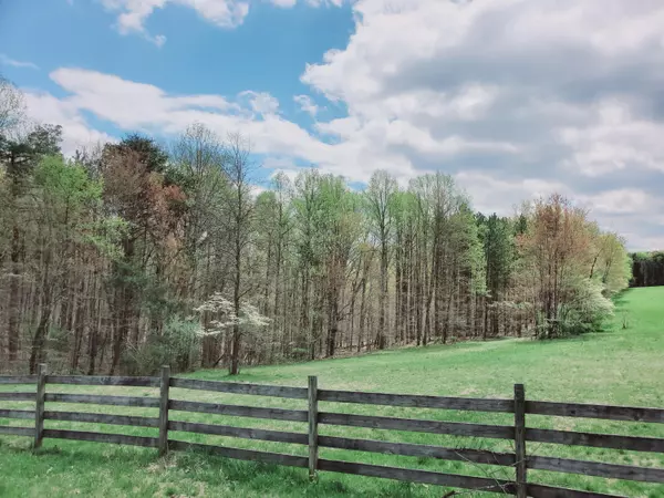 5891 Borah Hill Road, Sugar Grove, OH 43155