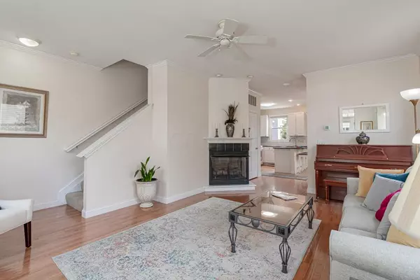 Columbus, OH 43201,319 W 2nd Avenue