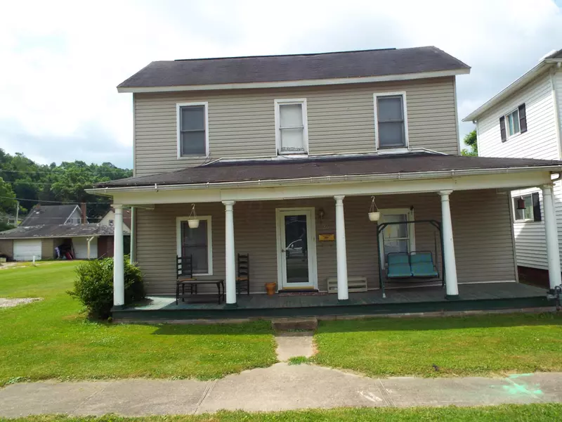 26 New Street, Glouster, OH 45732