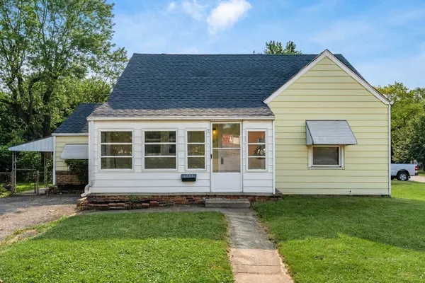 1736 Kenny Road, Columbus, OH 43212