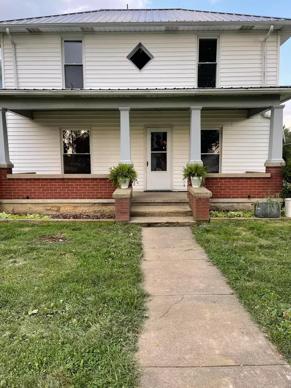 148 N State Street, Frazeysburg, OH 43822