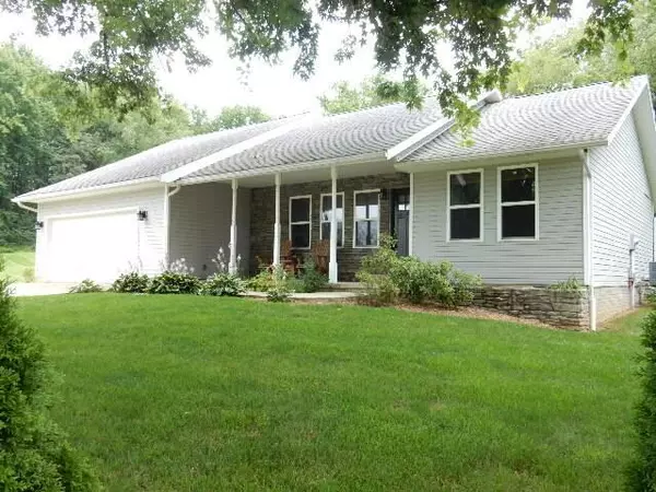 2 Susan Street, Fredericktown, OH 43019