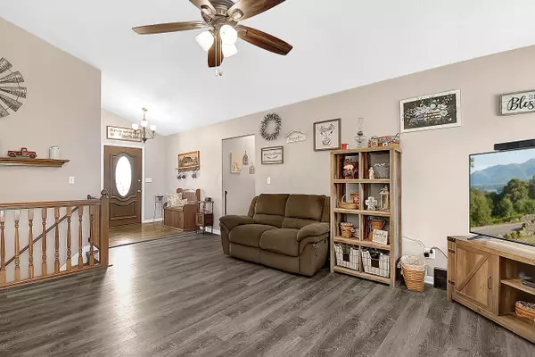 London, OH 43140,1884 Shoshone Drive