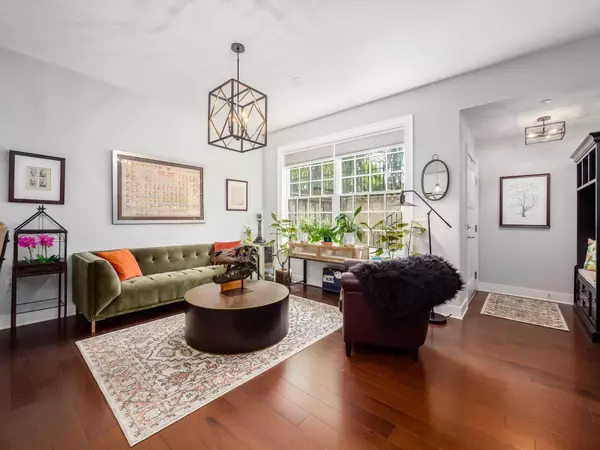 Columbus, OH 43215,284 E Gay Street #G35