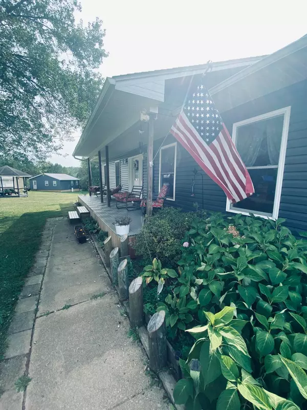 8013 Cox Kolbe Road, Glouster, OH 45732