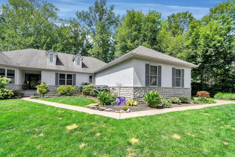 7693 Laurelwood Drive, Canal Winchester, OH 43110