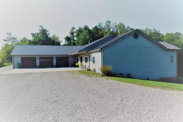 2115 N Parmiter Road, Mcconnelsville, OH 43756