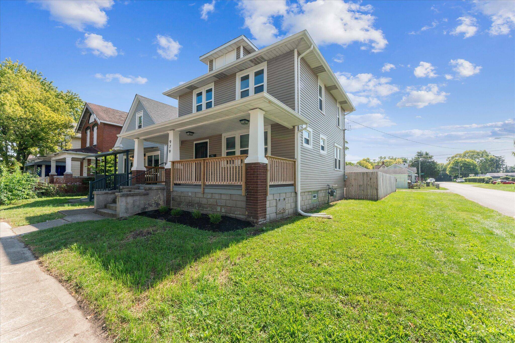 Columbus, OH 43223,979 Bellows Avenue