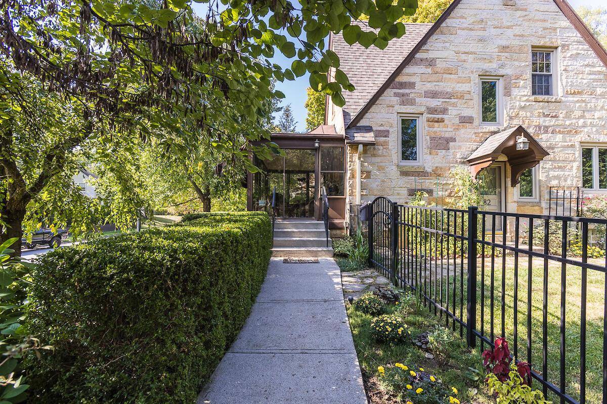 Columbus, OH 43214,82 Montrose Way