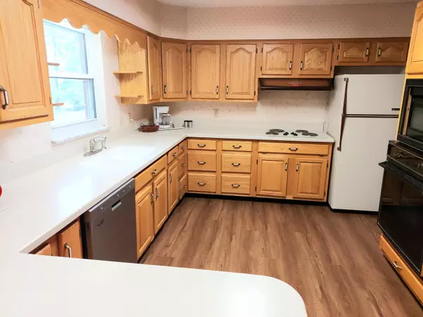 Saint Paris, OH 43072,152 E Lawn Street