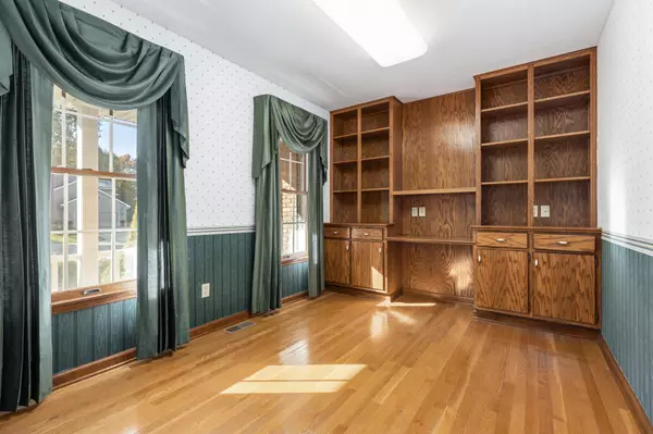 Bellefontaine, OH 43311,1317 Firethorn Drive