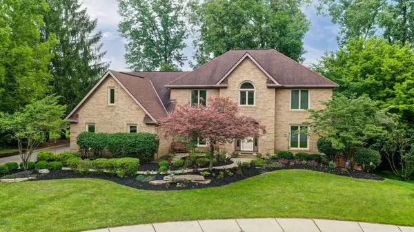 945 Woodsedge Lane, Westerville, OH 43081