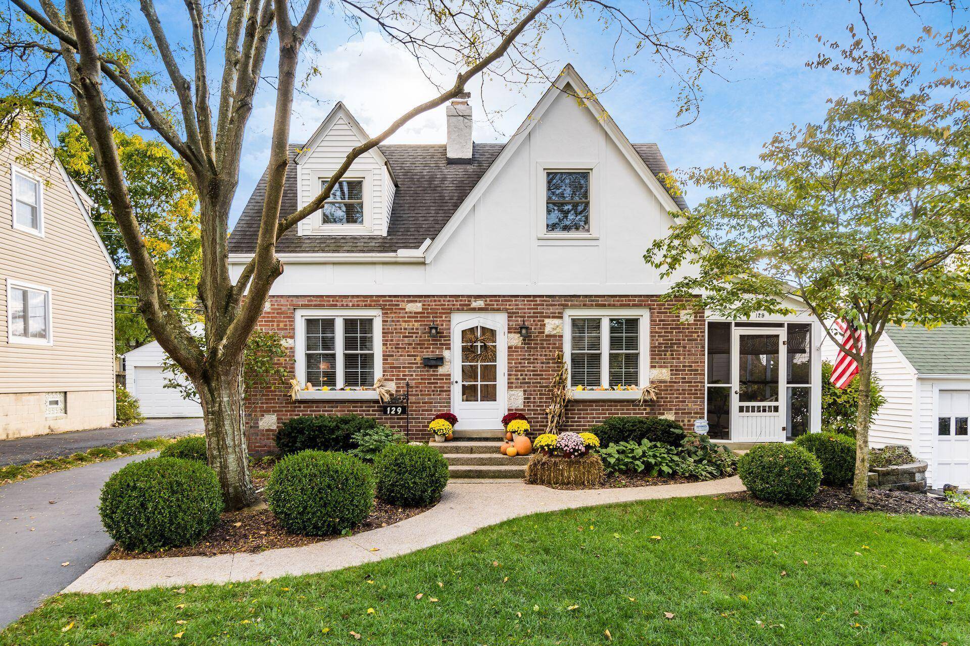 129 W Schreyer Place, Columbus, OH 43214