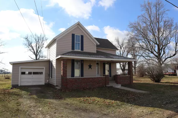 81 Midland Avenue, Bloomingburg, OH 43106