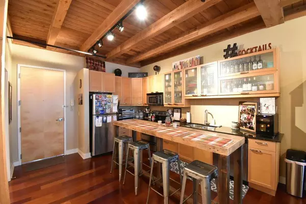 Columbus, OH 43215,150 E Main Street #605