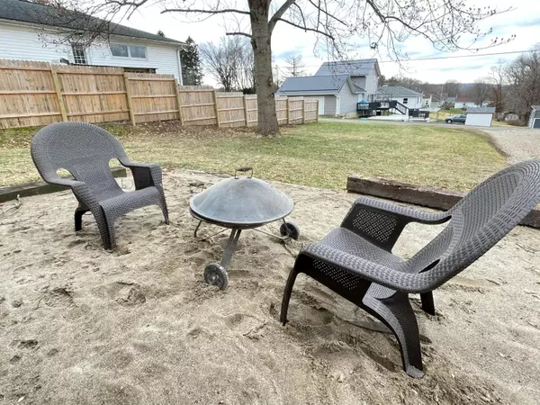 New Lexington, OH 43764,107 N Maple Heights