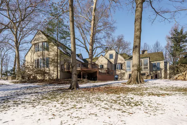 3445 W Henderson Road, Columbus, OH 43220