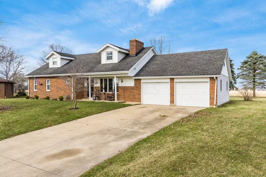 16700 Nokomis Circle, Ashville, OH 43103