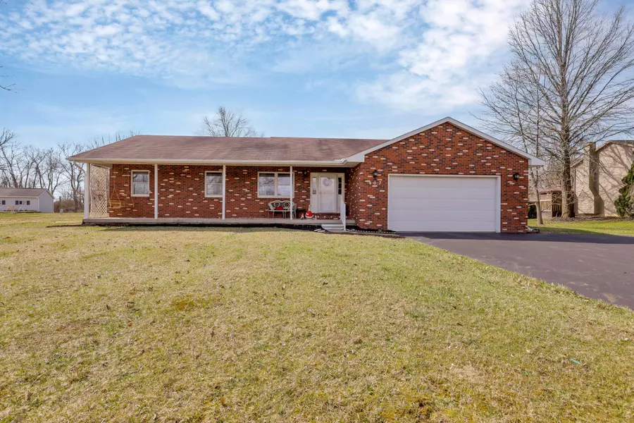 407 Chateaugay Drive, Pataskala, OH 43062