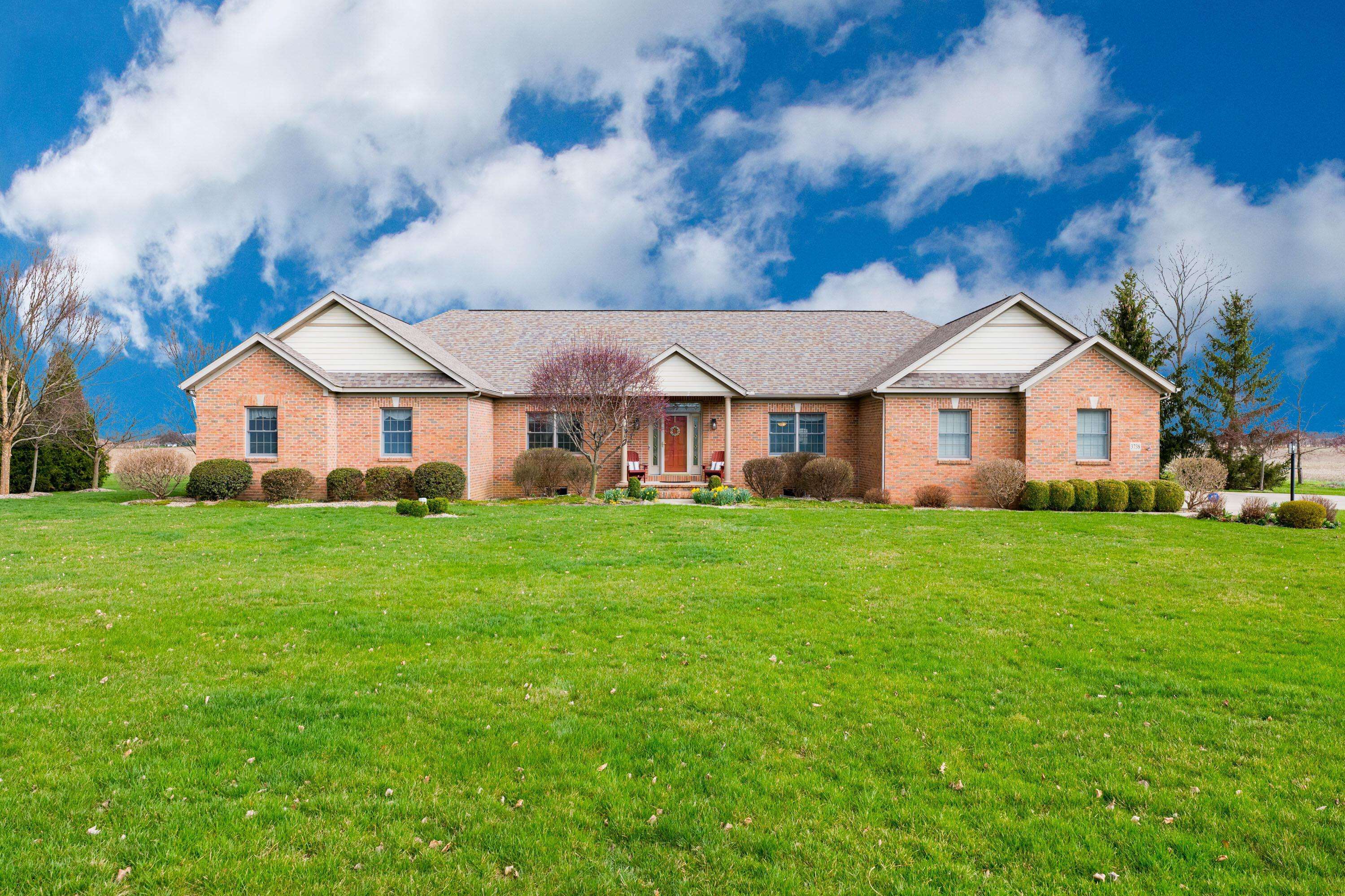 3738 Arrowhead Drive, Carroll, OH 43112