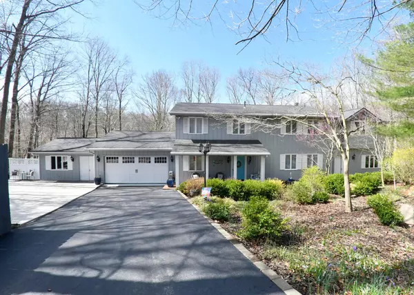 866 Iroquois Court, Hide A Way Hills, OH 43107