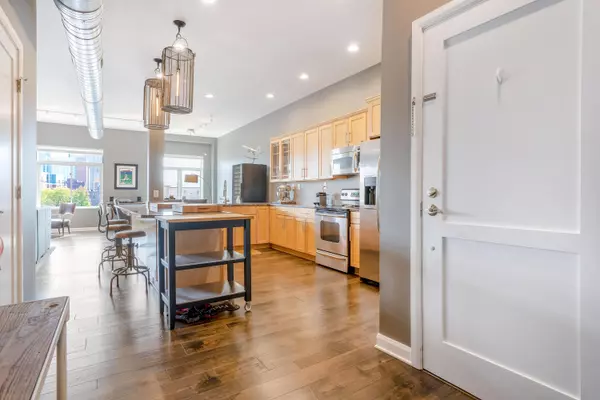 Columbus, OH 43215,34 W Poplar Avenue #301