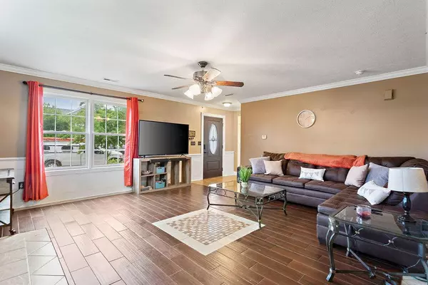 83 Richard Avenue, South Bloomfield, OH 43103