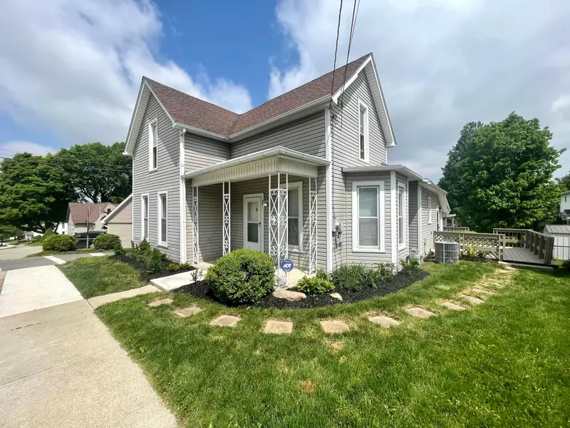 54 W Columbus Street, Thornville, OH 43076