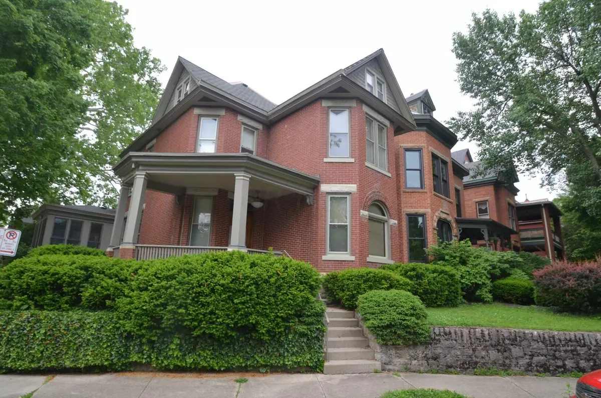 Columbus, OH 43201,376 W 7th Avenue