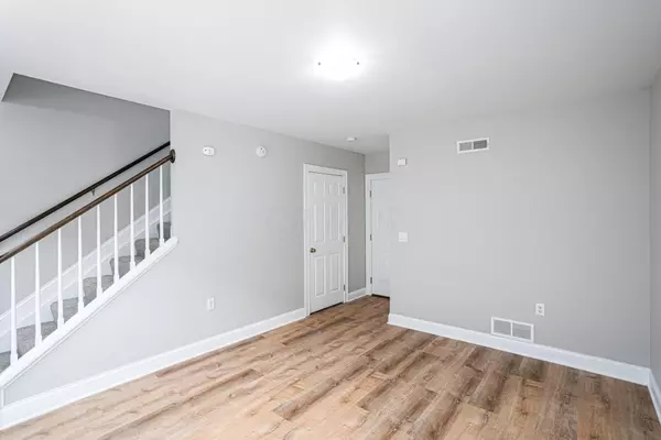 Columbus, OH 43215,822 N 4th Street