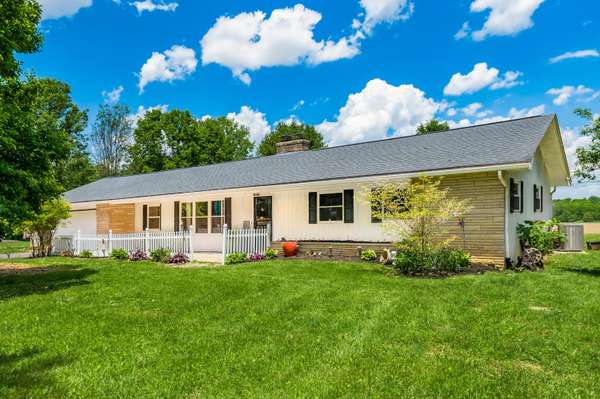 6920 Winchester Road,  Carroll,  OH 43112