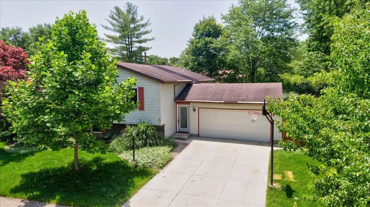 Powell, OH 43065,8195 Lone Tree Drive