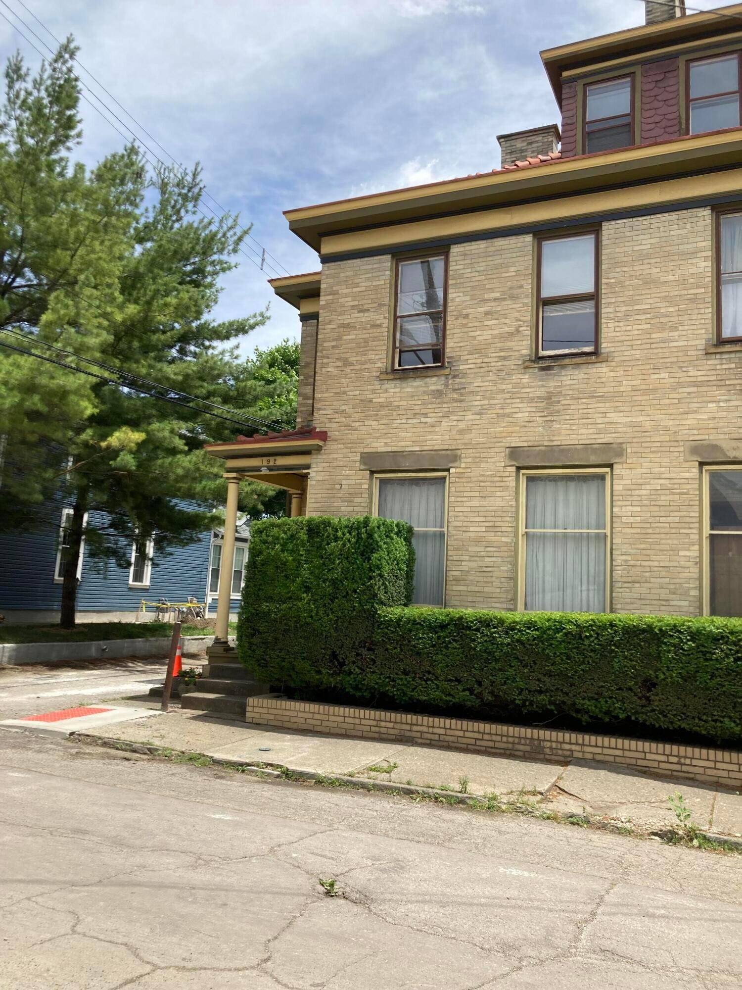 192 S Nineteenth Street, Columbus, OH 43205