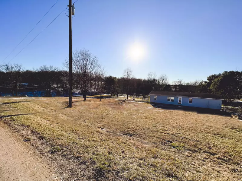 974 Hanna Lane, Londonderry, OH 45647