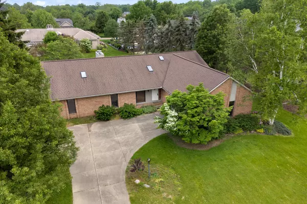 2684 Fordham Circle, North Canton, OH 44720