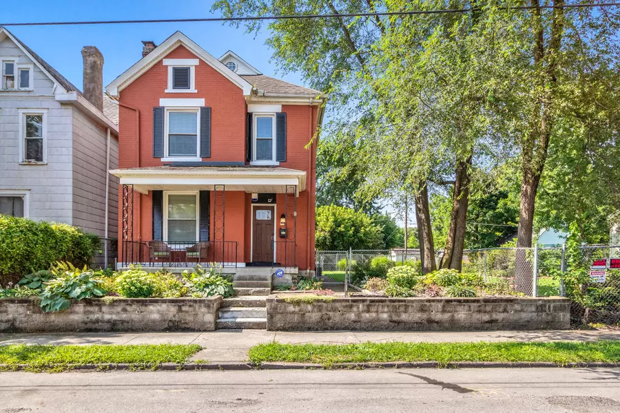 77 E Woodrow Avenue, Columbus, OH 43207