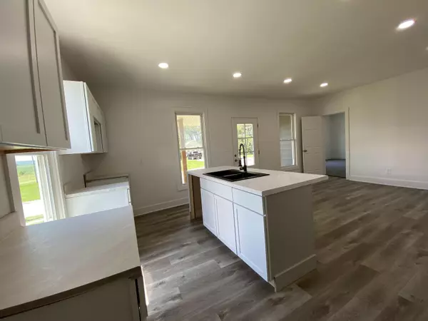 Catawba, OH 43010,76 S Persimmon Street