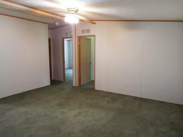 Buchtel, OH 45716,5269 Euclid Avenue