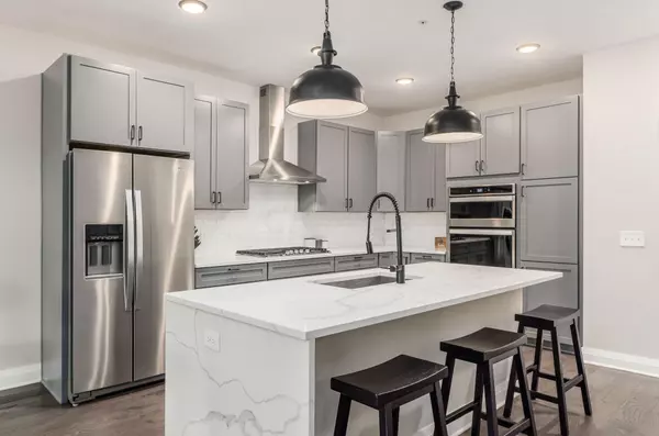 Columbus, OH 43215,751 N 6th Street #212