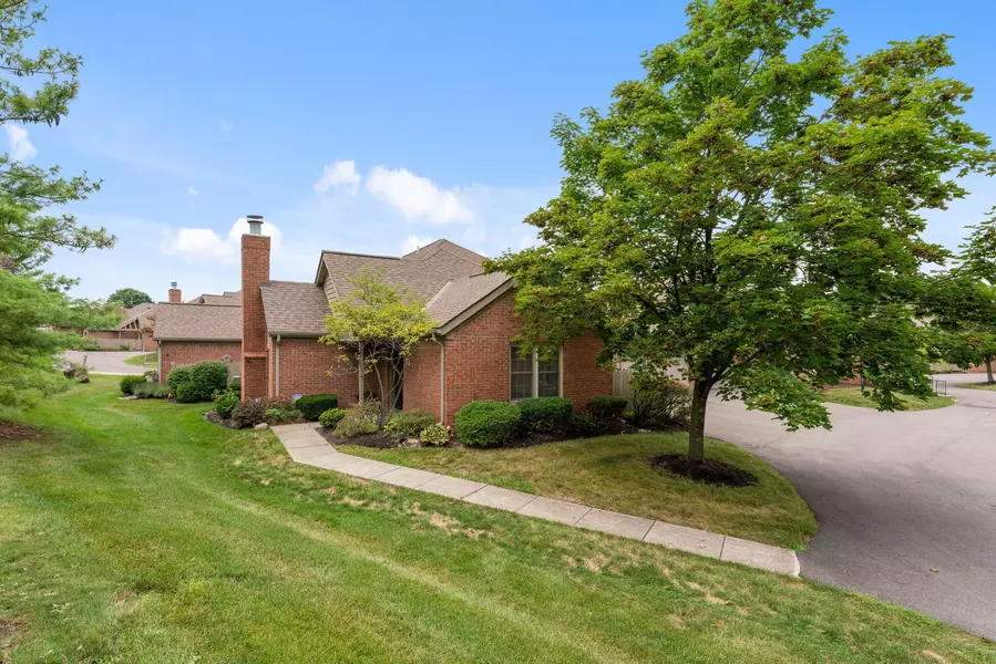 861 Village Brook Way, Columbus, OH 43235