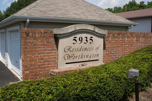 Worthington, OH 43085,5935 N High Street #214